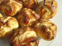 Булочка с творогом